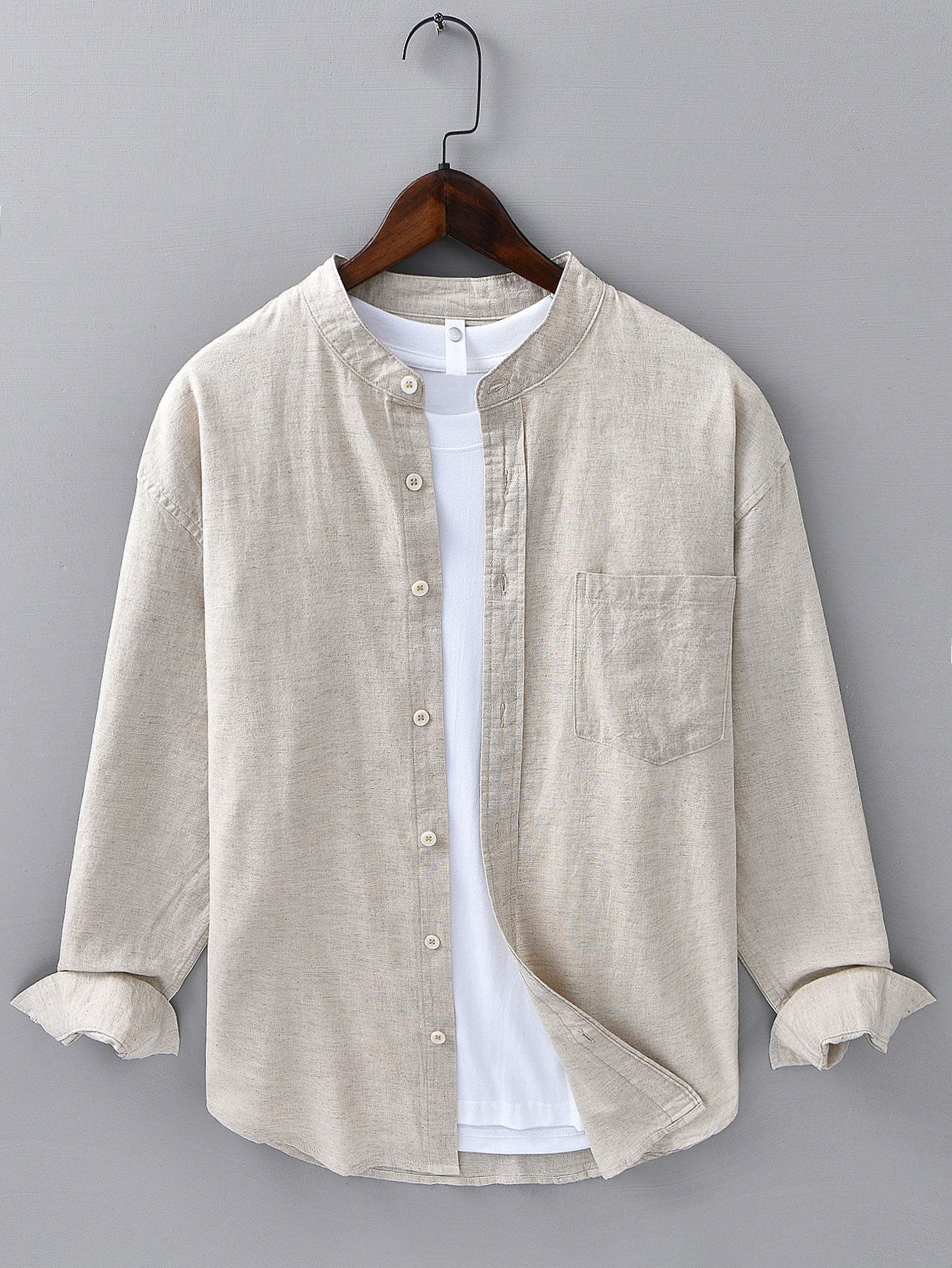 Camisa de lino y algodón con mangas largas, cuello en D y bolsillo