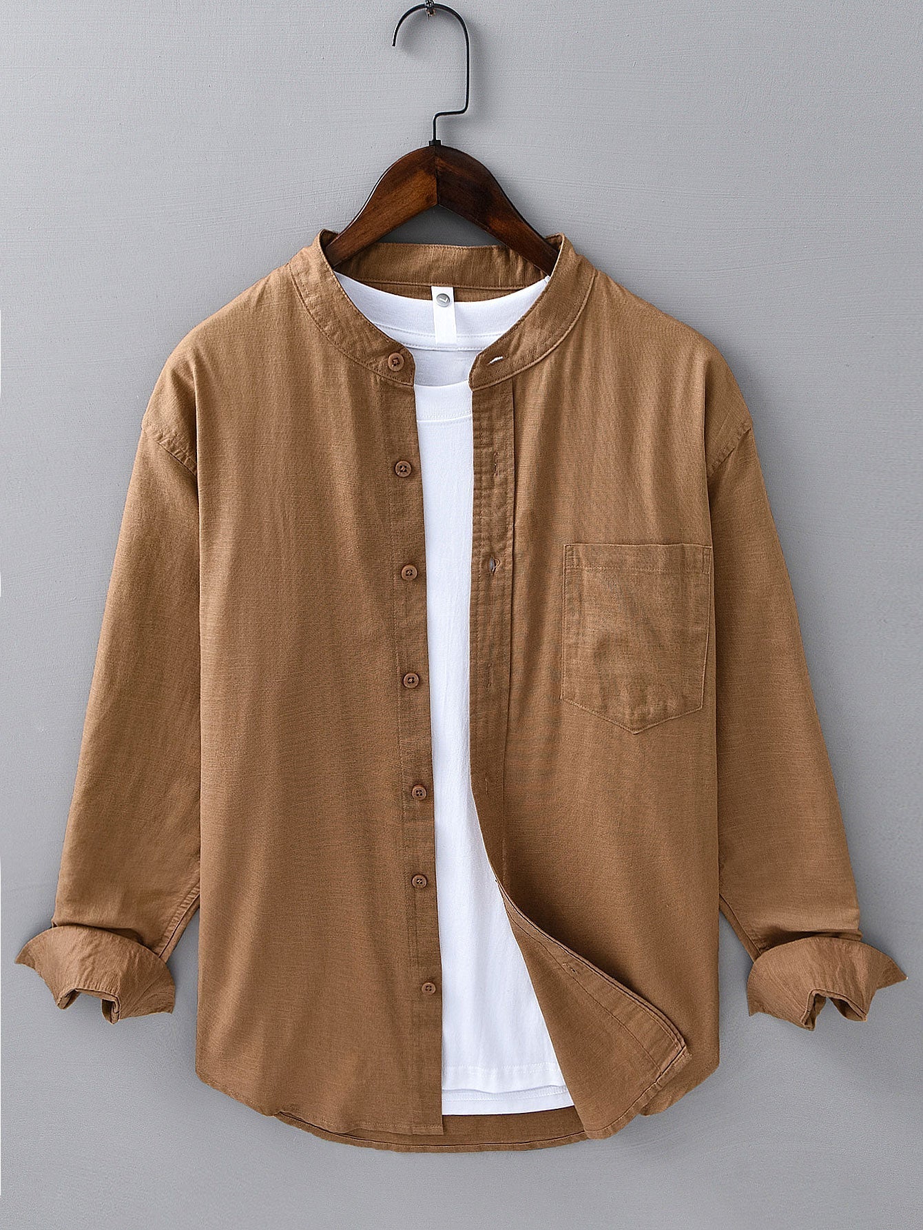 Camisa de lino y algodón con mangas largas, cuello en D y bolsillo