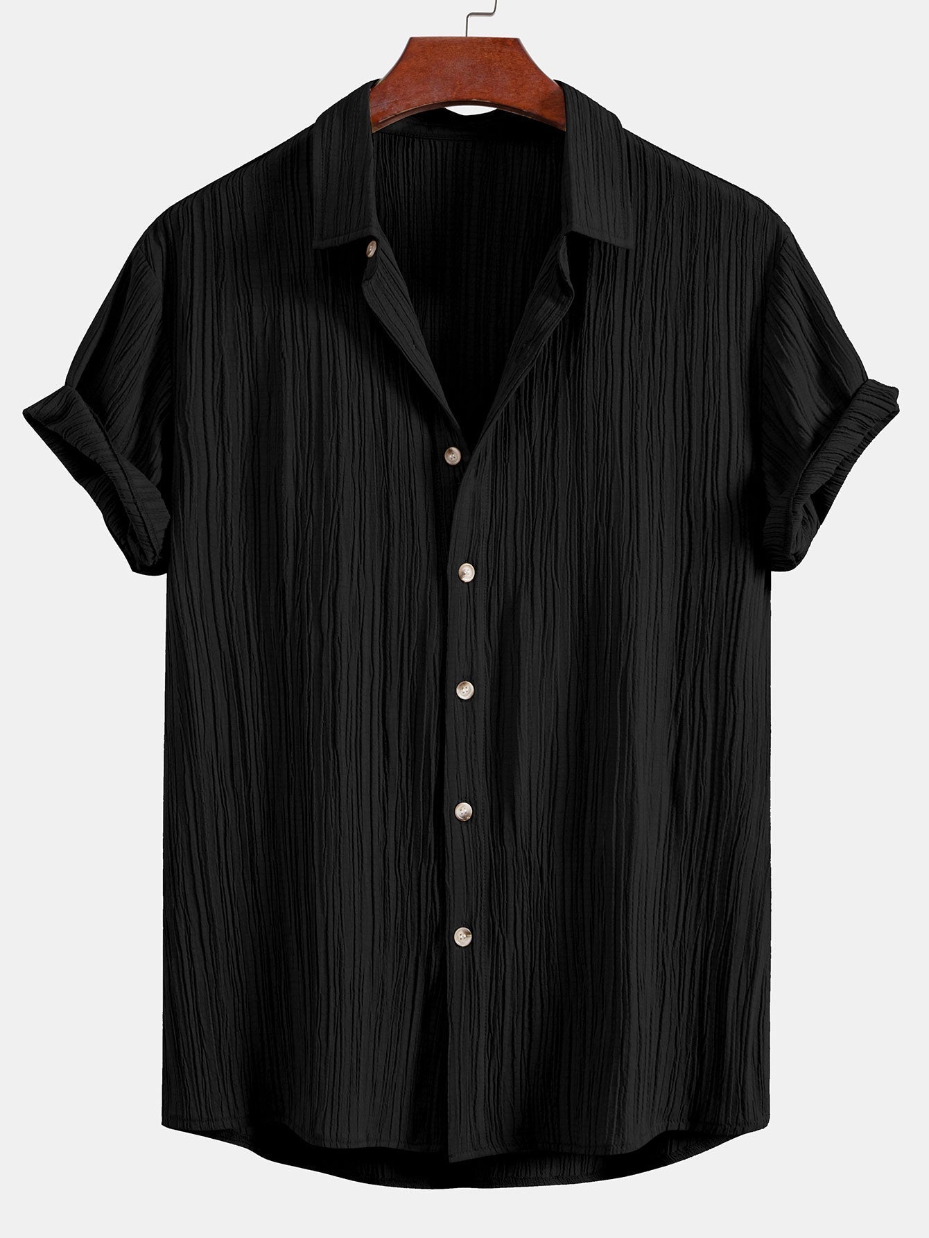 Camisa roja con botones y textura arrugada