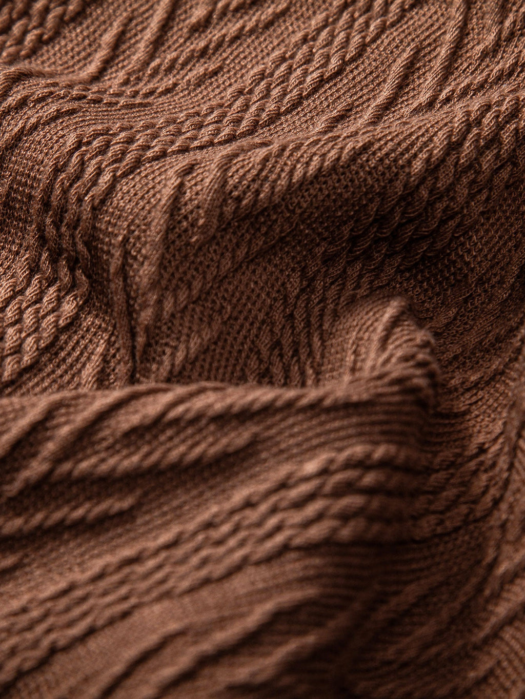 Camisa cubana jacquard texturizada + pantalón recto con textura arrugada