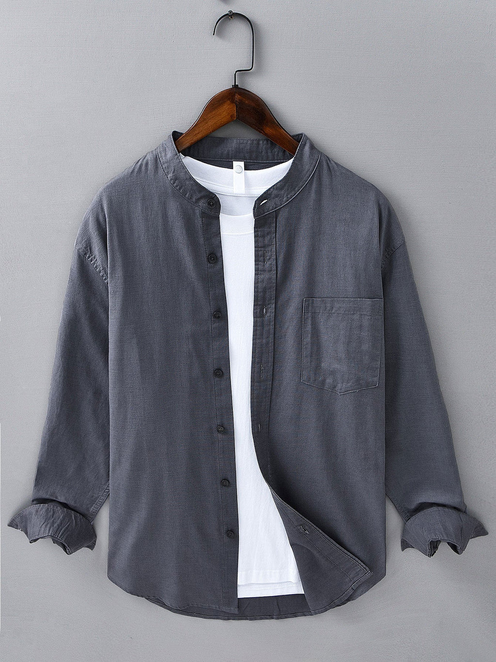 Camisa de lino y algodón con mangas largas, cuello en D y bolsillo