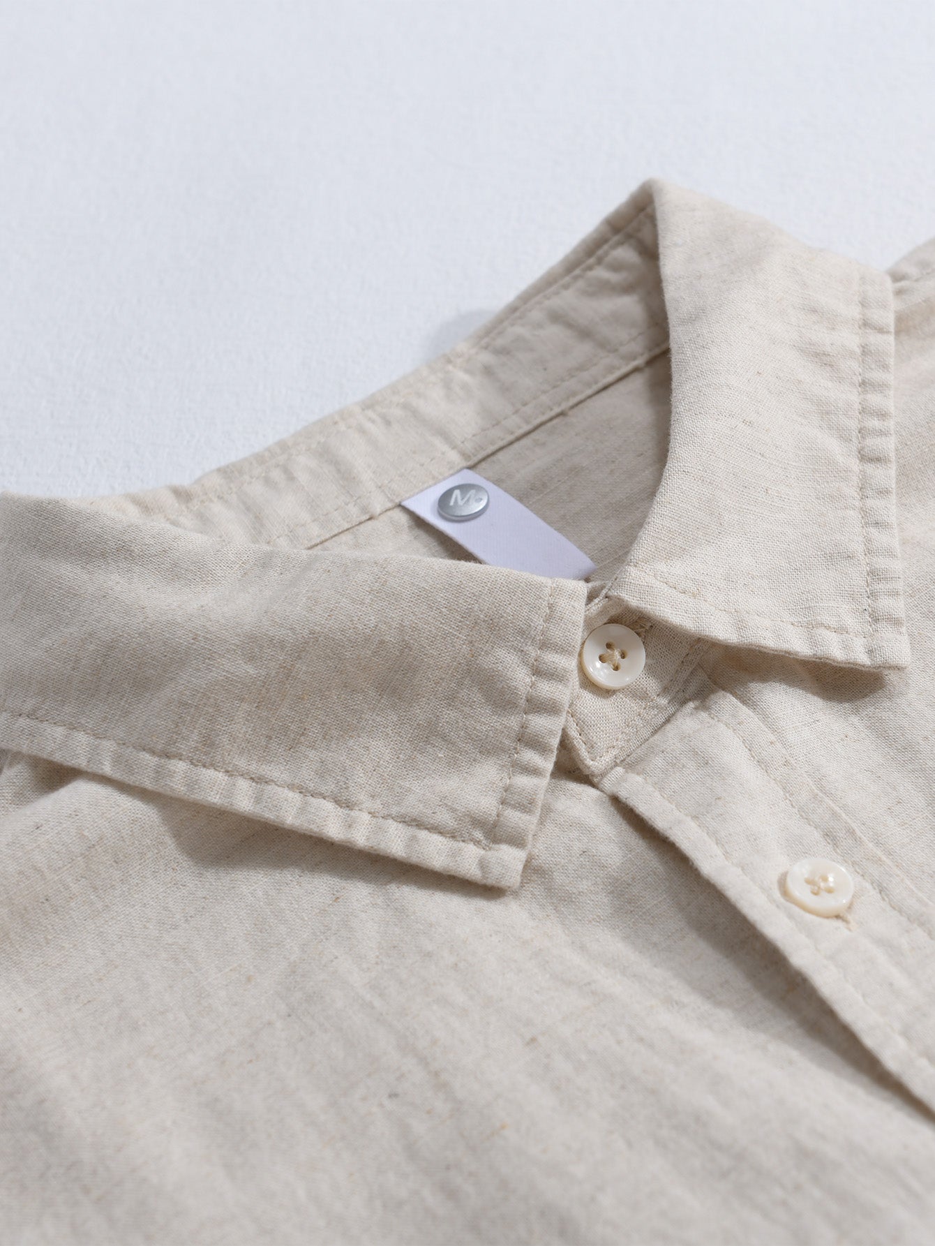 Camisa de lino y algodón con bolsillo y mangas largas