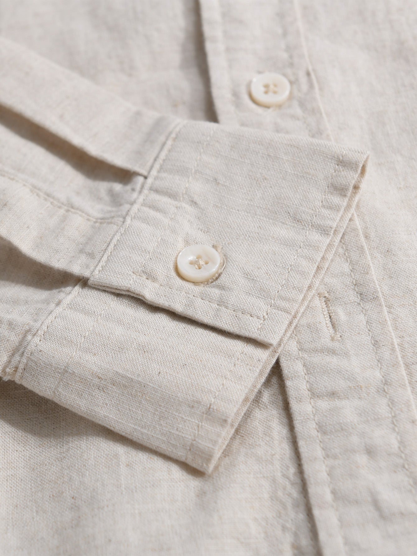 Camisa de lino y algodón con bolsillo y mangas largas
