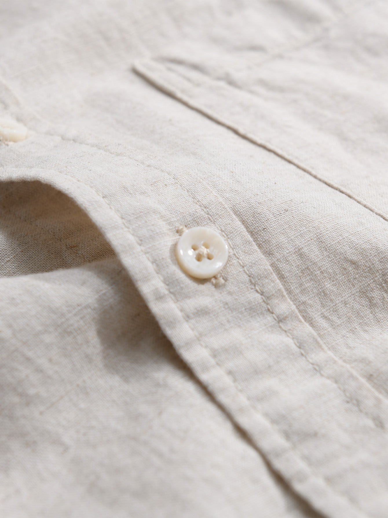 Camisa de lino y algodón con bolsillo y mangas largas