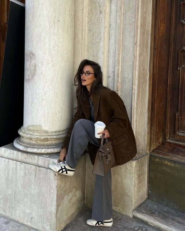 NADIA - Abrigo statement de ante elegante