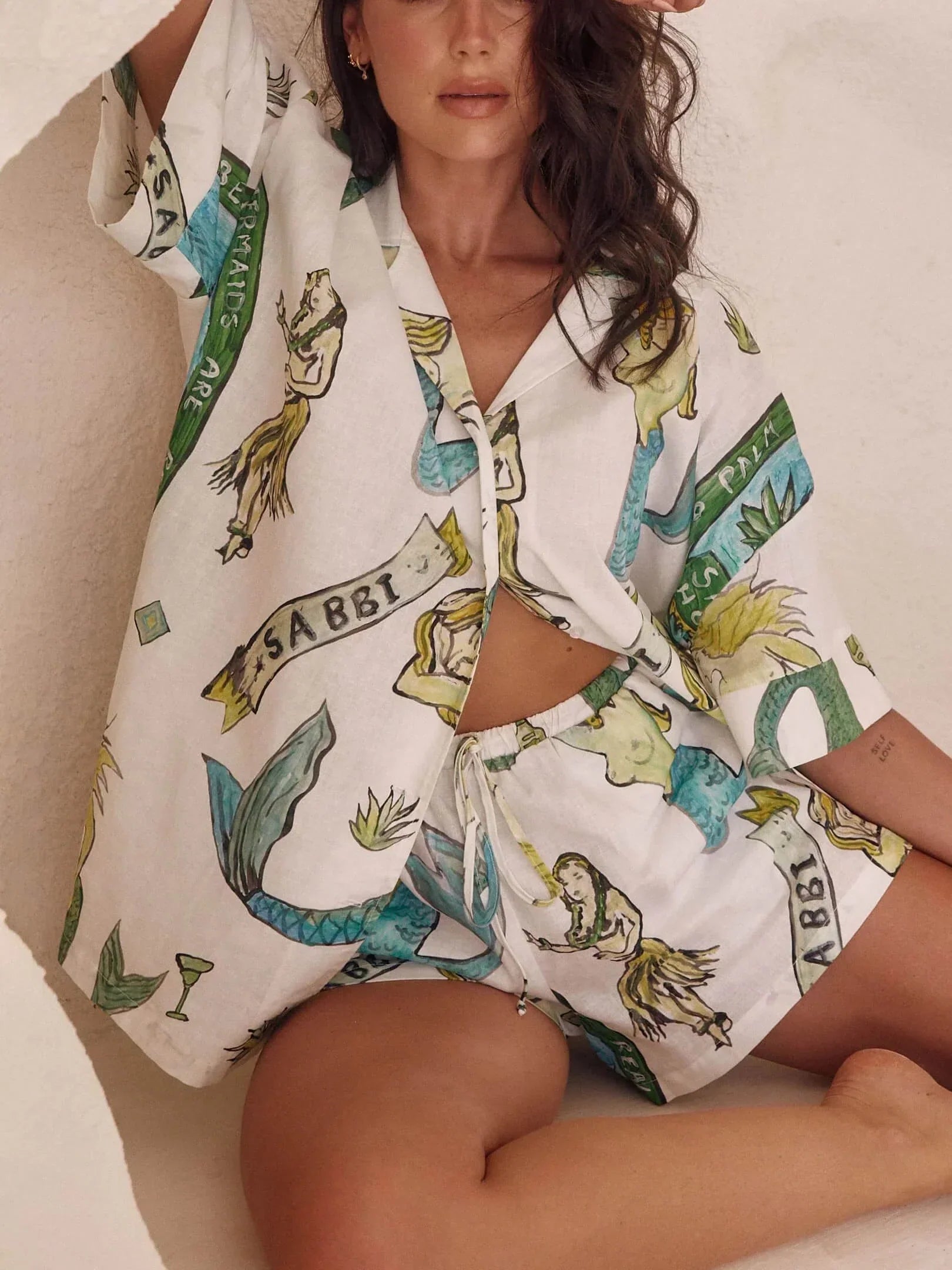 Aitana - Conjunto camisero estampado sirena