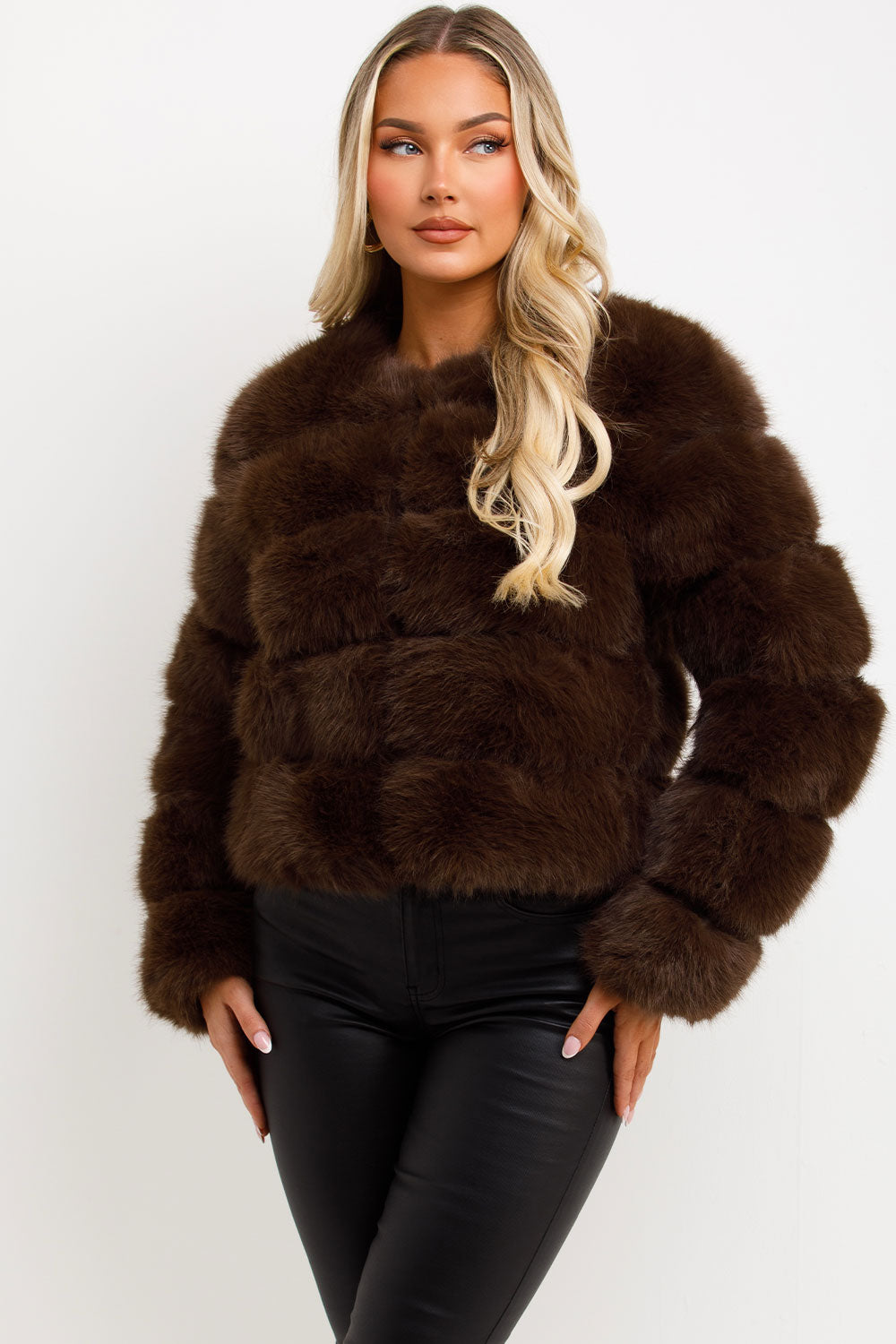 ROSIE - Chaqueta glamourosa de piel sintética