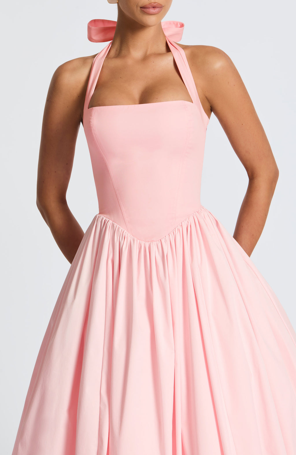 TESSA - Vestido midi con cuello halter de inspiración vintage