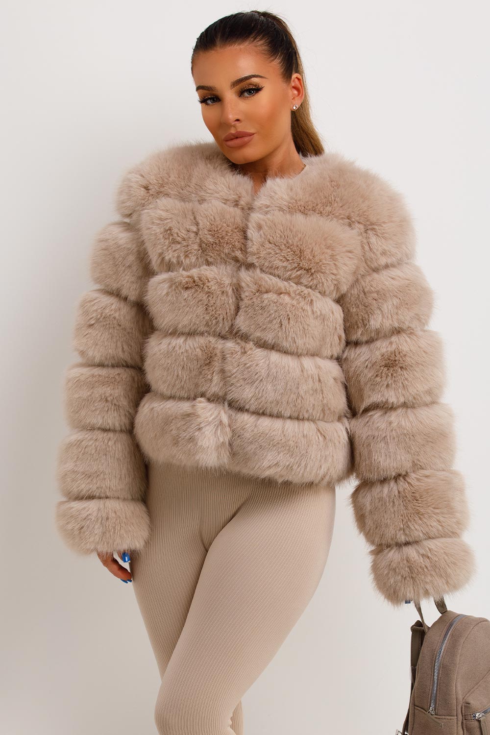 ROSIE - Chaqueta glamourosa de piel sintética