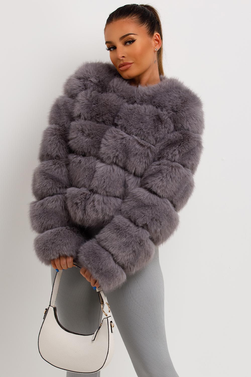 ROSIE - Chaqueta glamourosa de piel sintética
