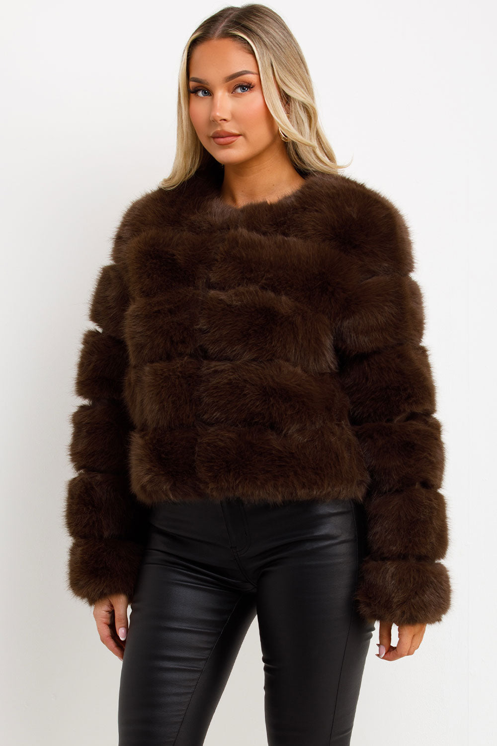 ROSIE - Chaqueta glamourosa de piel sintética