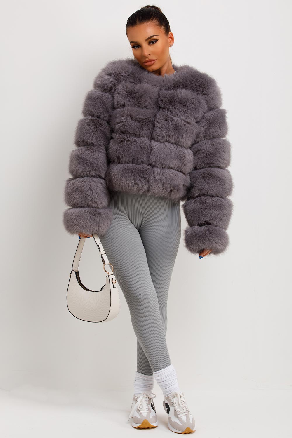 ROSIE - Chaqueta glamourosa de piel sintética