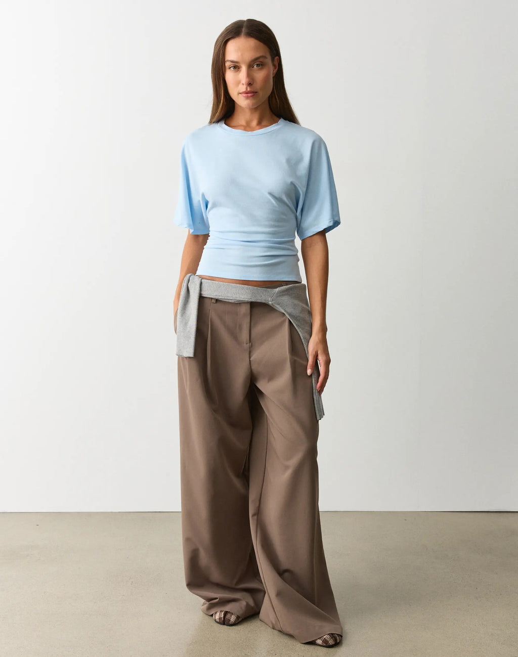 KIMMY - Elegante crop top con corte entallado