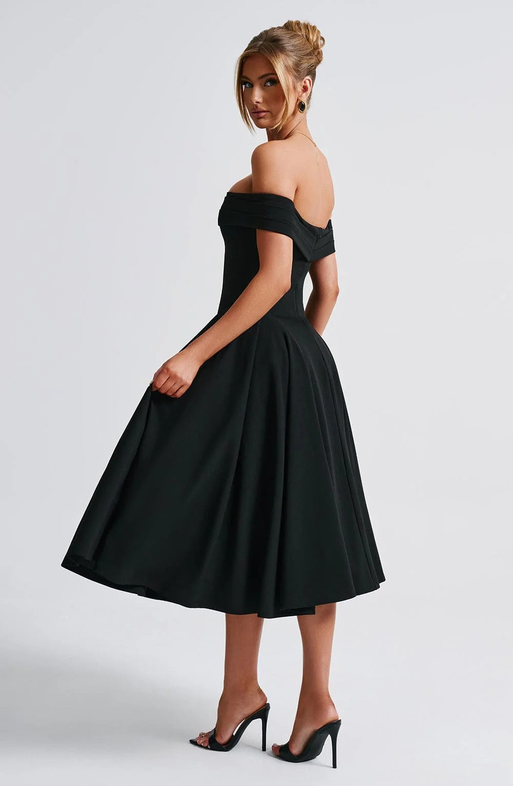 ELENA - Elegante vestido midi con hombros al descubierto