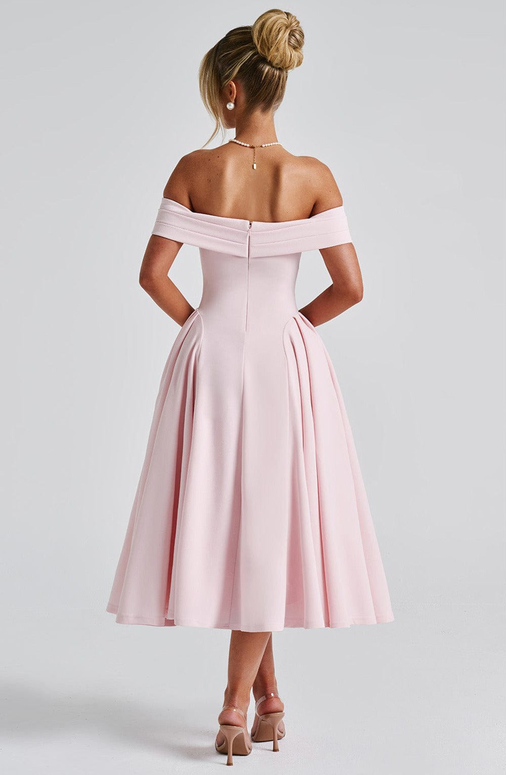 ELENA - Elegante vestido midi con hombros al descubierto
