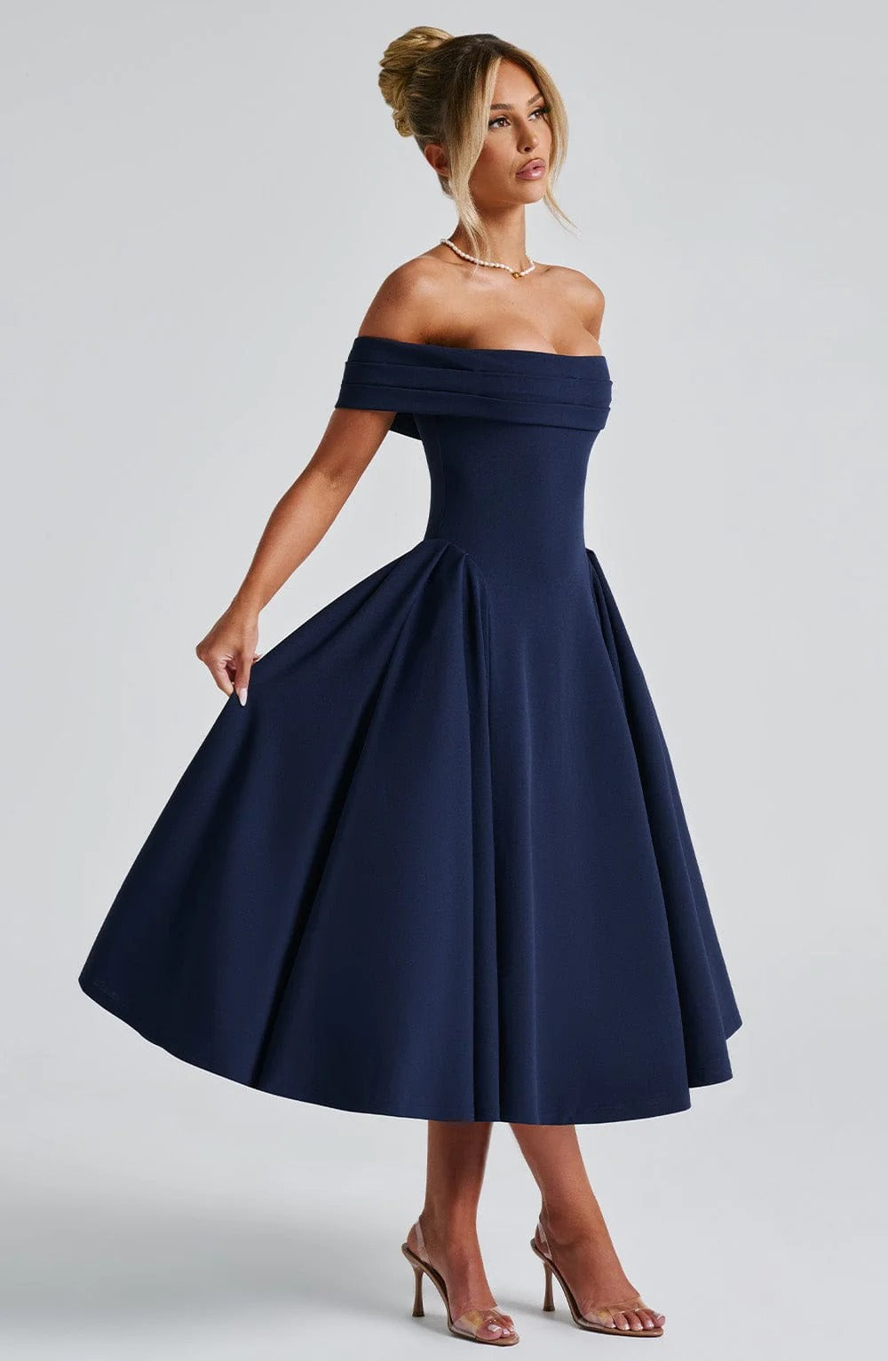 ELENA - Elegante vestido midi con hombros al descubierto