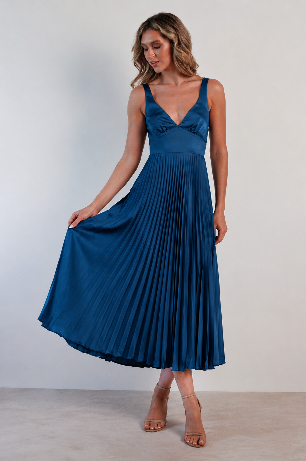 MALKA - Elegante vestido maxi con caída delicada