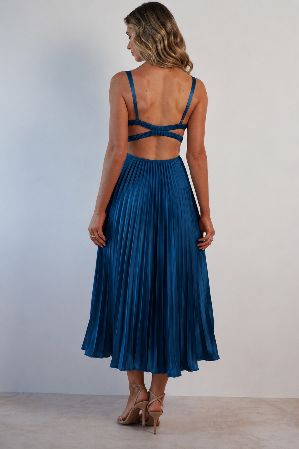 MALKA - Elegante vestido maxi con caída delicada