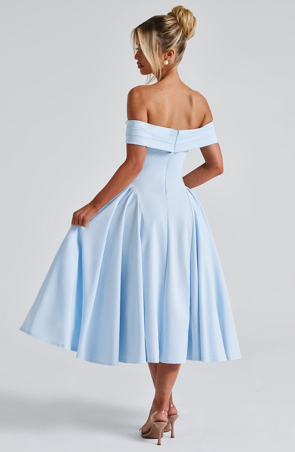 ELENA - Elegante vestido midi con hombros al descubierto