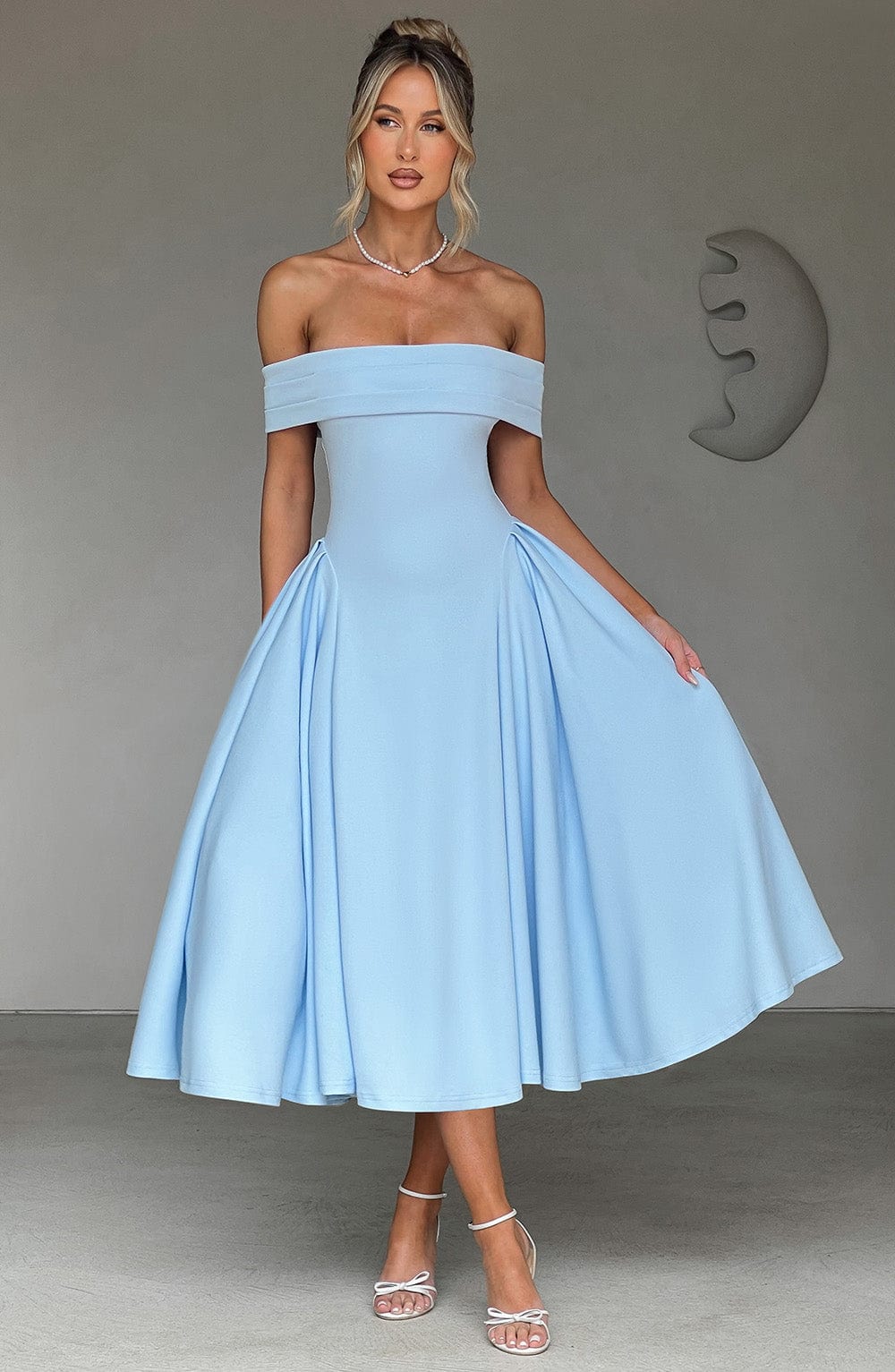 ELENA - Elegante vestido midi con hombros al descubierto