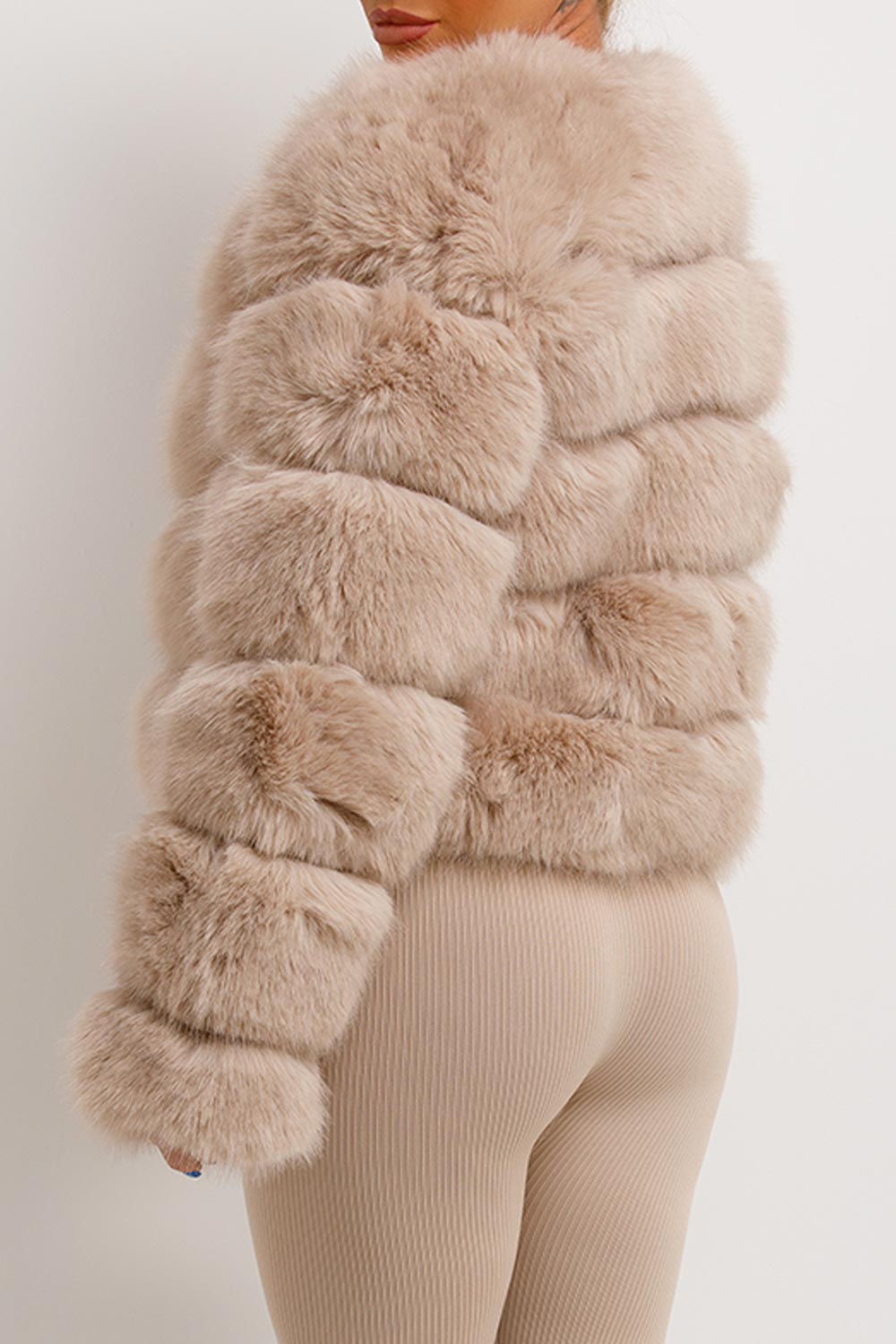 ROSIE - Chaqueta glamourosa de piel sintética