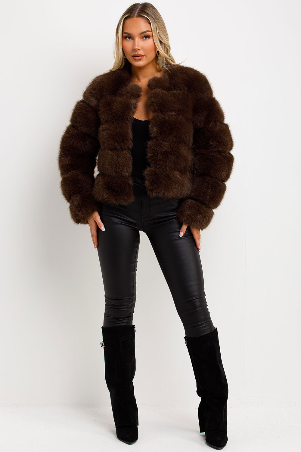 ROSIE - Chaqueta glamourosa de piel sintética